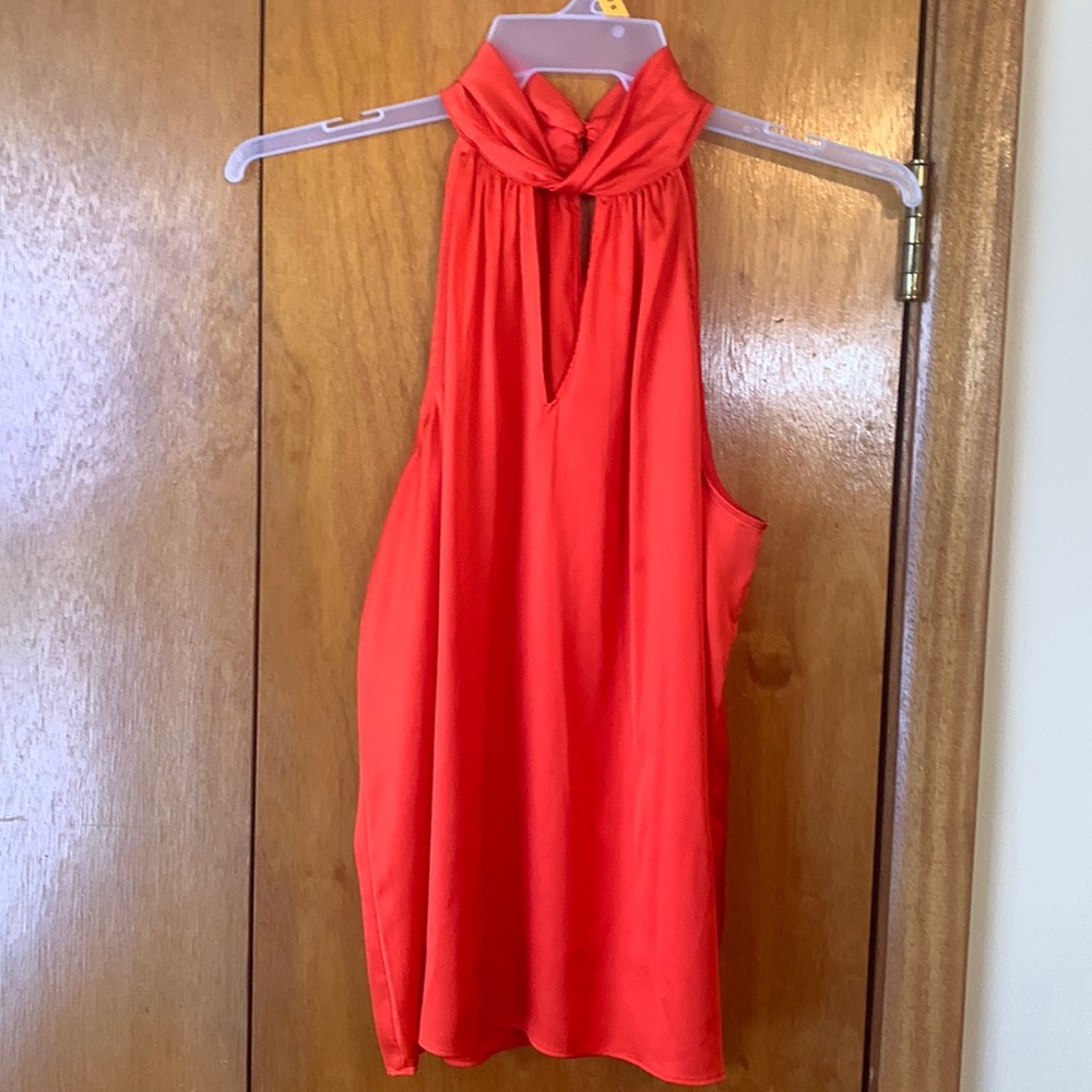Worthington Sleeveless twist neck keyhole front top
